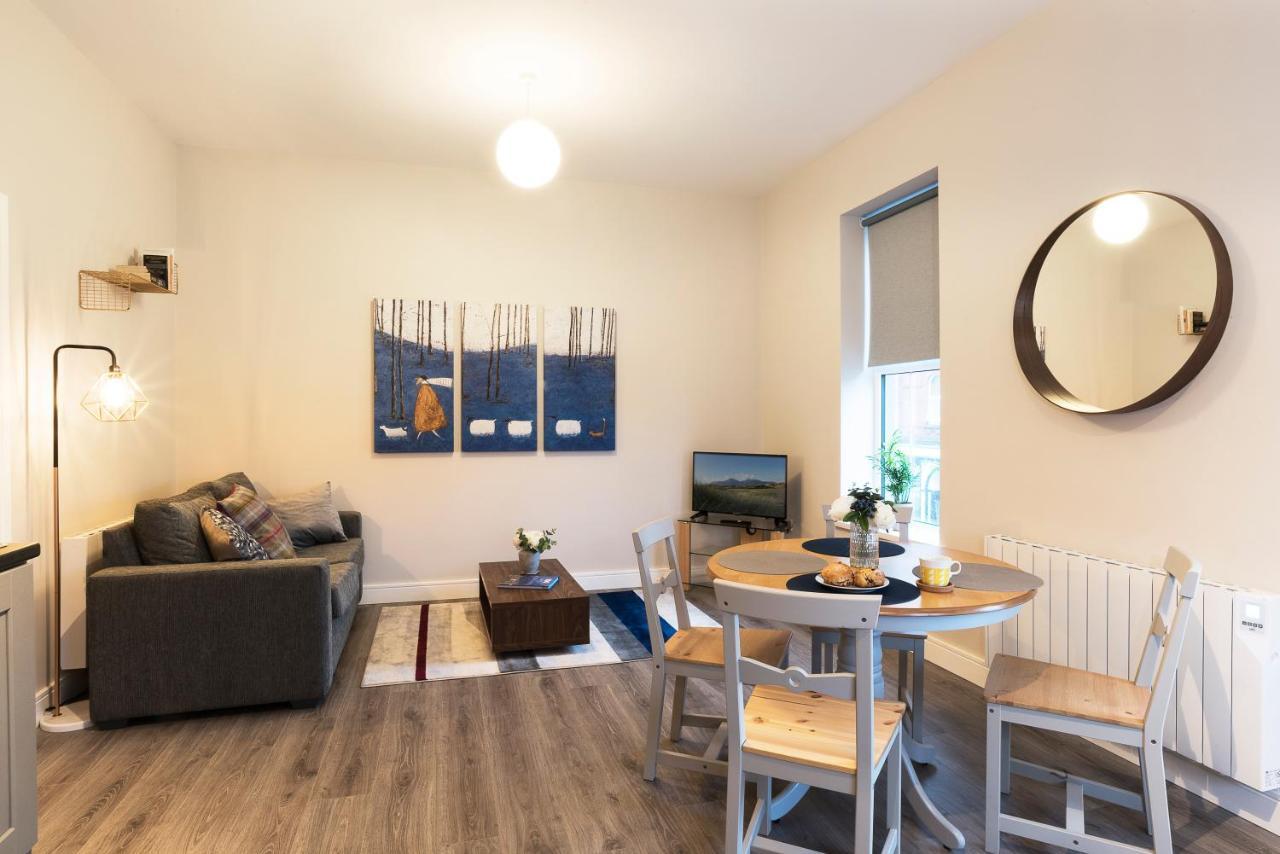 Blue Door Apartments Newcastle  Bagian luar foto
