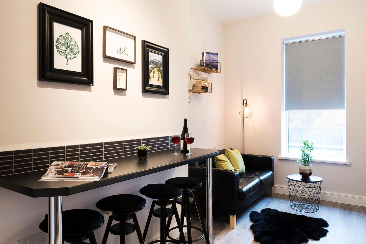 Blue Door Apartments Newcastle  Bagian luar foto