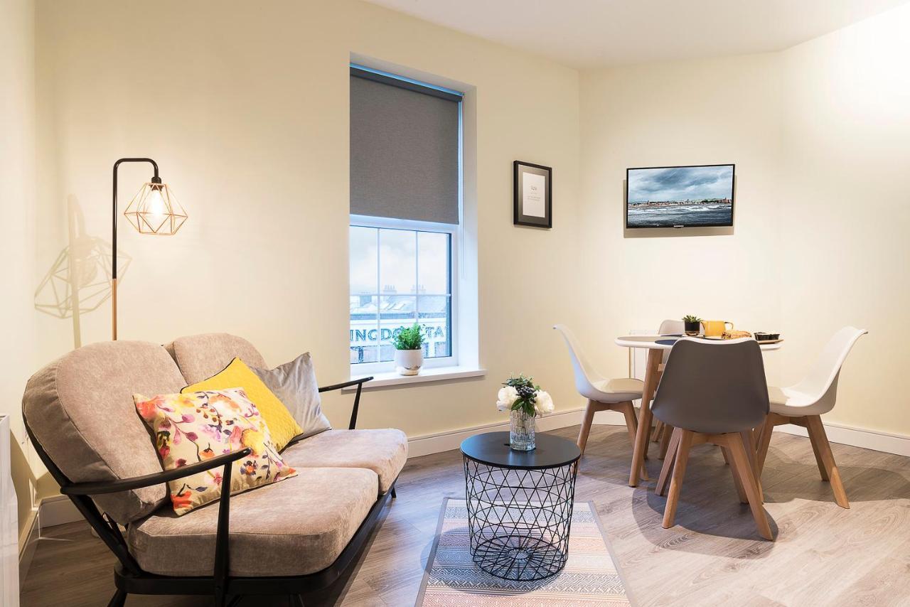 Blue Door Apartments Newcastle  Bagian luar foto