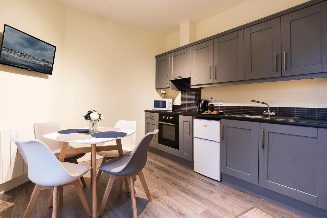 Blue Door Apartments Newcastle  Bagian luar foto
