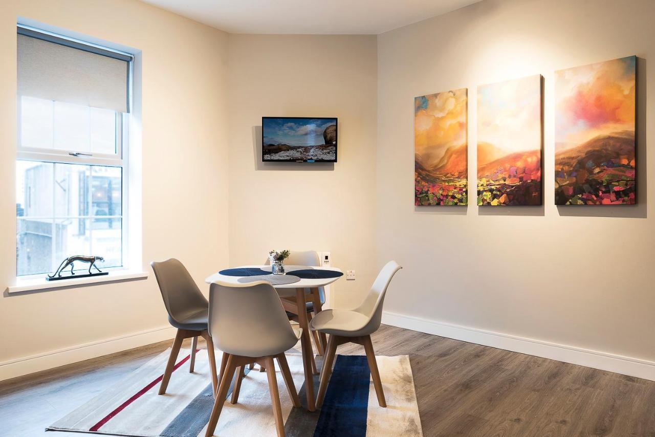 Blue Door Apartments Newcastle  Bagian luar foto